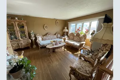 84 Surf Road, Lindenhurst, NY 11757 - Photo 4