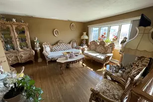 84 Surf Rd, Lindenhurst, NY 11757 - Photo 4