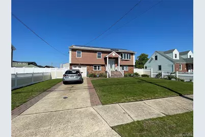 84 Surf Road, Lindenhurst, NY 11757 - Photo 2