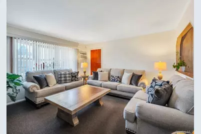 45 Dogwood Road, West Islip, NY 11795 - Photo 10