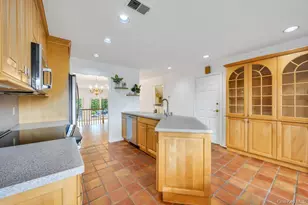 162 Southgate Cir, Massapequa Park, NY 11762 - Photo 4