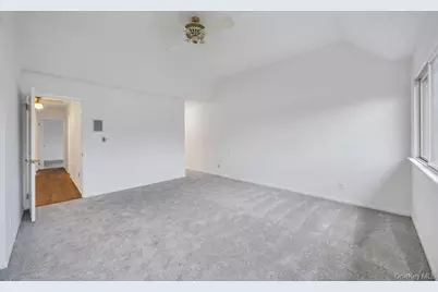 162 Southgate Circle, Massapequa Park, NY 11762 - Photo 22