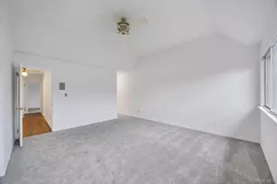 162 Southgate Cir, Massapequa Park, NY 11762 - Photo 22