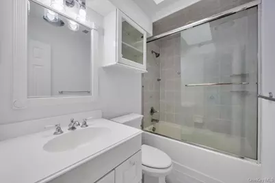 162 Southgate Circle, Massapequa Park, NY 11762 - Photo 26
