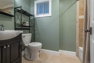 675 N Erie Avenue, Lindenhurst, NY 11757 - Photo 14