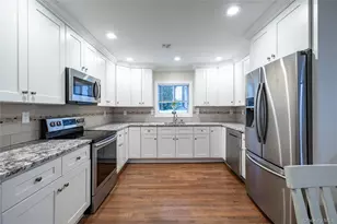 675 N Erie Ave, Lindenhurst, NY 11757 - Photo 8