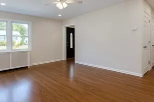 29 Avon Rd, Hewlett, NY 11557 - Photo 6