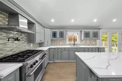 257 Southlawn Avenue, Central Islip, NY 11722 - Photo 14