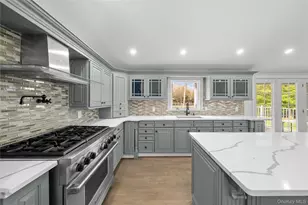 257 Southlawn Ave, Central Islip, NY 11722 - Photo 14