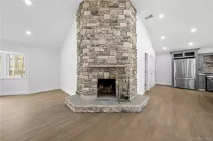 257 Southlawn Ave, Central Islip, NY 11722 - Photo 8