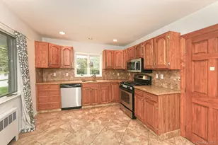 4 Ida Ln, North Babylon, NY 11703 - Photo 10