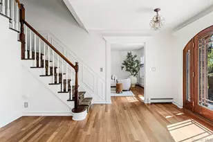 19 Hamilton Pl, Lake Grove, NY 11755 - Photo 4