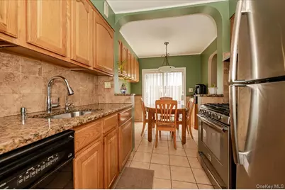 2015 Narragansett Avenue, Bronx, NY 10461 - Photo 8