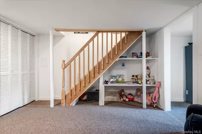 65-17 78th Avenue, Glendale, NY 11385 - Photo 32