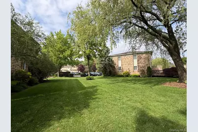 40 Town House Drive, Massapequa Park, NY 11762 - Photo 26