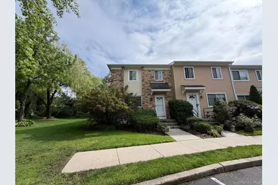 40 Town House Drive, Massapequa Park, NY 11762 - Photo 2