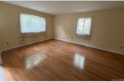 40 Town House Drive, Massapequa Park, NY 11762 - Photo 14
