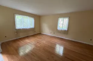 40 Town House Dr, Massapequa Park, NY 11762 - Photo 14