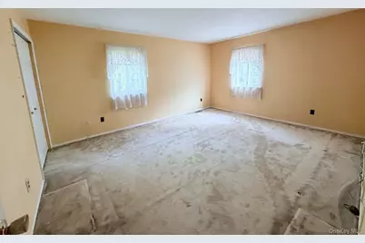 40 Town House Drive, Massapequa Park, NY 11762 - Photo 20
