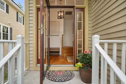 36 Scofield Court, Peekskill, NY 10566 - Photo 2