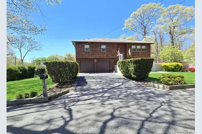 76 Webster Avenue, Ronkonkoma, NY 11779 - Photo 2
