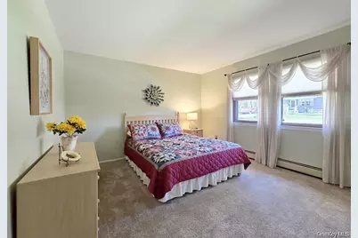 76 Webster Avenue, Ronkonkoma, NY 11779 - Photo 12