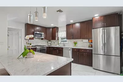 370 Summit Avenue, Mount Vernon, NY 10552 - Photo 6