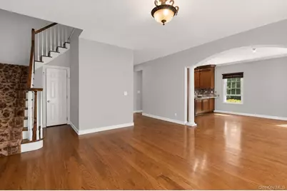 1 Daniels Way, Bay Shore, NY 11706 - Photo 4