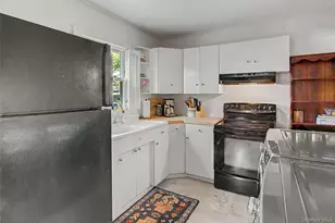 359 Moffitt Blvd, Islip, NY 11751 - Photo 6