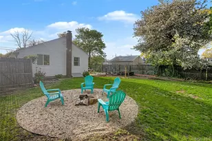 359 Moffitt Blvd, Islip, NY 11751 - Photo 14