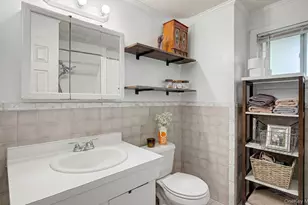 359 Moffitt Blvd, Islip, NY 11751 - Photo 8