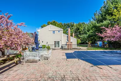 140 Tremper Street, Holbrook, NY 11741 - Photo 20