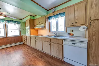 375 Latham Road, Mineola, NY 11501 - Photo 16