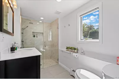 1 Sandra Court, Glen Cove, NY 11542 - Photo 16