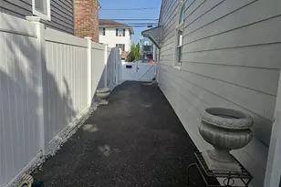 147 Lawson Ave, East Rockaway, NY 11518 - Photo 14
