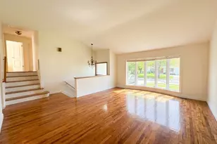 78 Sugar Maple Dr, Roslyn, NY 11576 - Photo 2