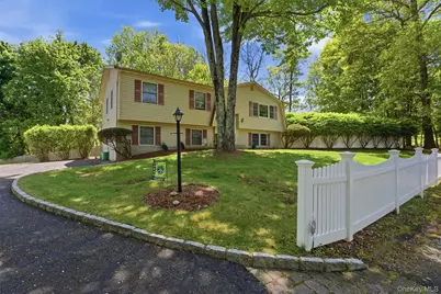 10 Sabin Drive, Airmont, NY 10901 - Photo 2
