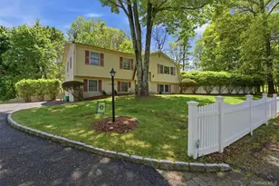 10 Sabin Dr, Airmont, NY 10901 - Photo 2