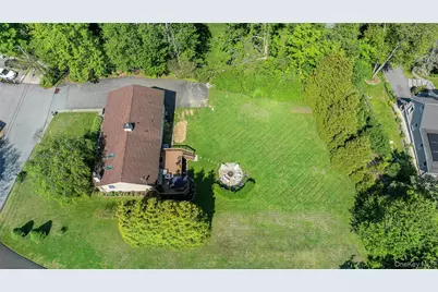 340 Osceola Road, Jefferson Valley, NY 10535 - Photo 40