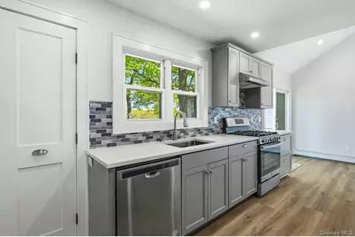 171 Taft Crescent, Centerport, NY 11721 - Photo 14