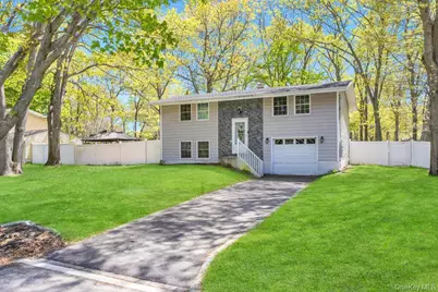 32 Lodge Lane, East Setauket, NY 11733 - Photo 4