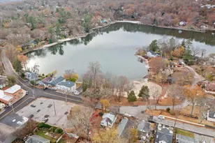 116 Lake Dr, Lake Peekskill, NY 10537 - Photo 20