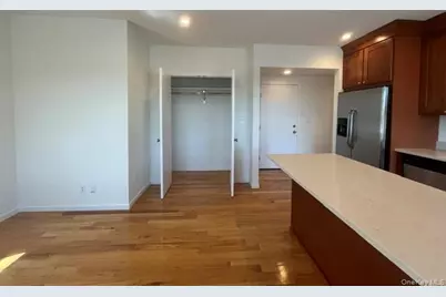 1 Willowdale Avenue #1, Port Washington, NY 11050 - Photo 8
