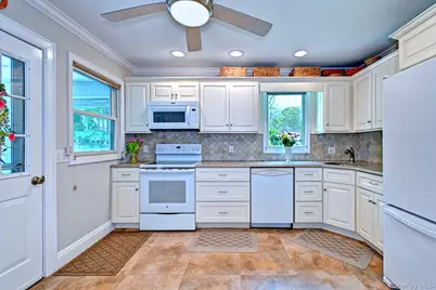 20 Valentine Road, Shoreham, NY 11786 - Photo 10