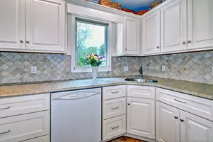 20 Valentine Rd, Shoreham, NY 11786 - Photo 12