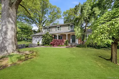 7 Great Neck Court, Huntington, NY 11743 - Photo 2