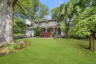 7 Great Neck Ct, Huntington, NY 11743 - Photo 2