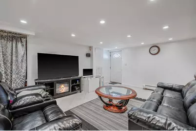 56 Pickwick Lane, North Babylon, NY 11703 - Photo 30