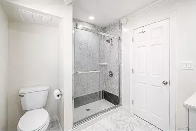 56 Pickwick Lane, North Babylon, NY 11703 - Photo 20