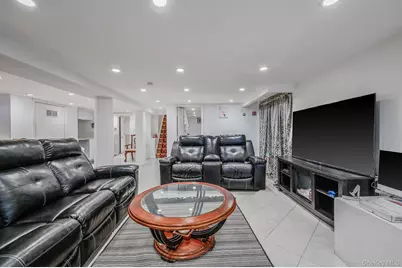 56 Pickwick Lane, North Babylon, NY 11703 - Photo 32